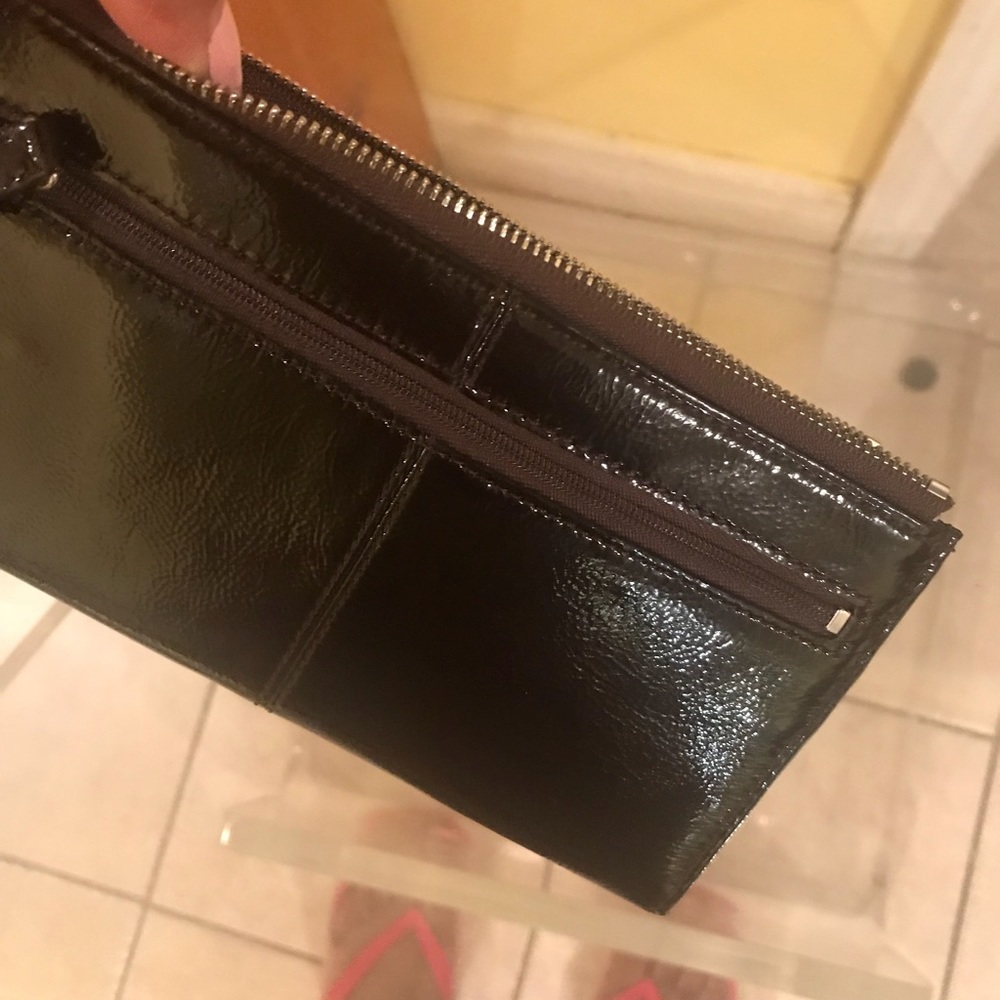 Handbags - Picture 3 of 4